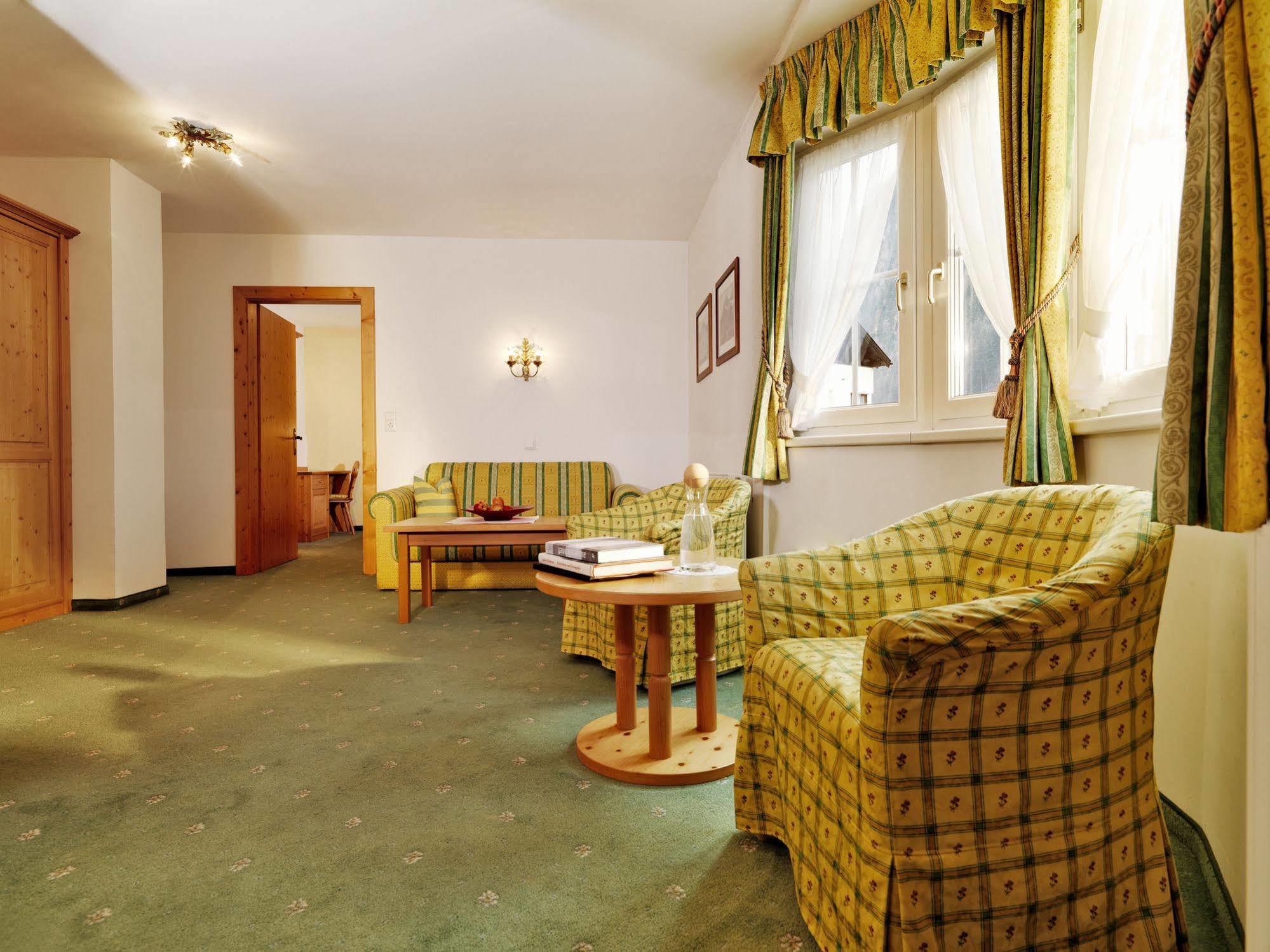 Posthotel Strengen Am Arlberg Екстер'єр фото